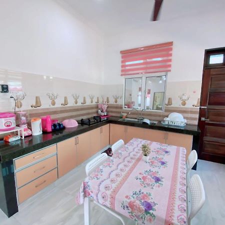 Hellokitty House - Unit 1 Villa Kuala Terengganu Kültér fotó