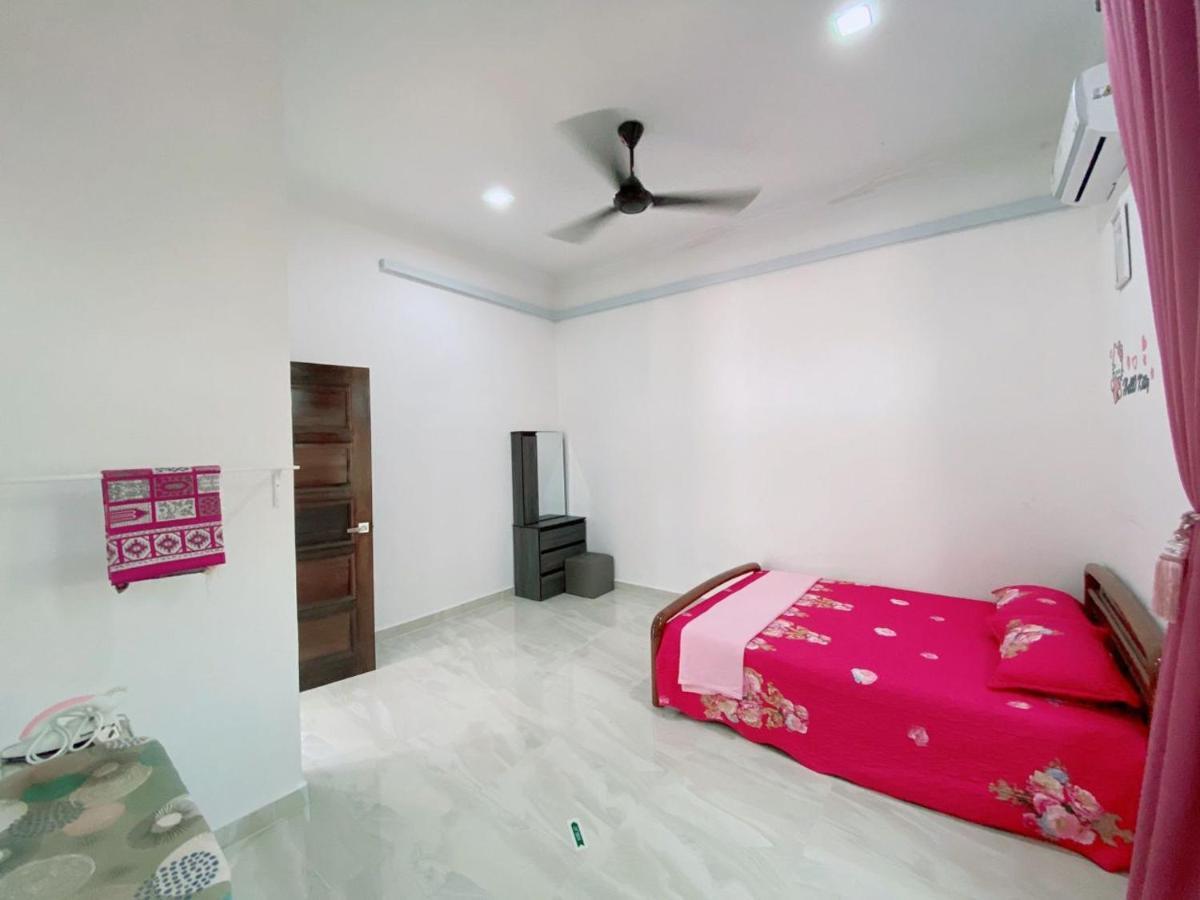 Hellokitty House - Unit 1 Villa Kuala Terengganu Kültér fotó