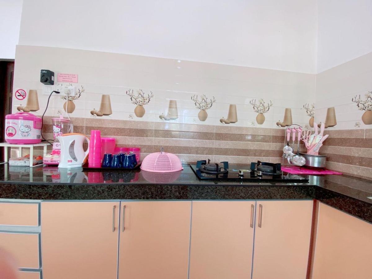 Hellokitty House - Unit 1 Villa Kuala Terengganu Kültér fotó